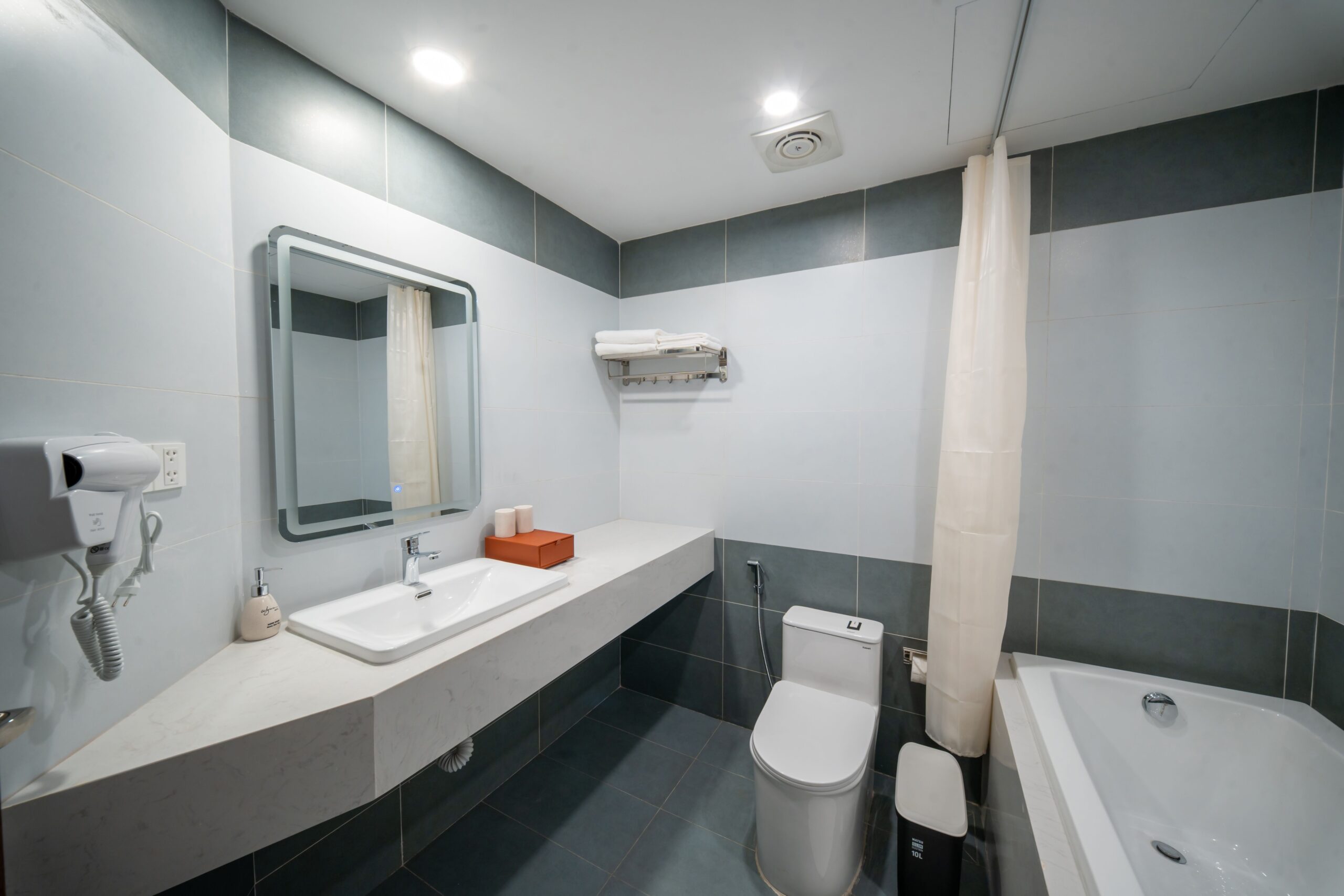 Premier Family City 7